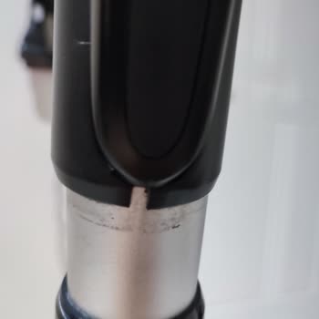 Bosch Unlimited 7 Süpürgede Kendi Kendine Oluşan Çatlak Ve Garanti Talebi