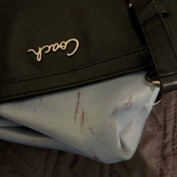 Gloss Stain Ürünü Çantamı Lekeledi Ve Kullanılamaz Hale Geldi