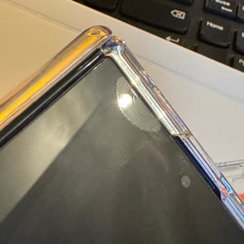 Spigen Türkiye Ekran Koruyucuda Aynı Noktada Çizik Ve Yapışmama Sorunu!