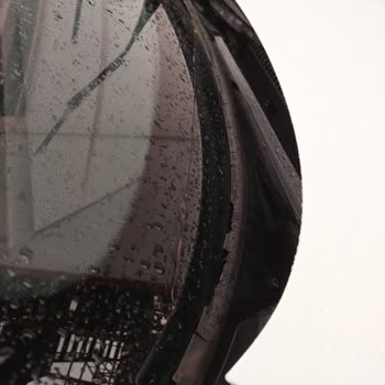 BMW Ön Cam Fitili Çatladı Ve Su Sızdırıyor Malzeme Kalitesi Hayal Kırıklığı Yarattı