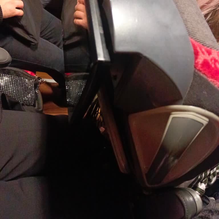 Uludağ Turizm'de Kırık Koltuk Ve İlgisiz Personel Nedeniyle Yaşanan Mağduriyet