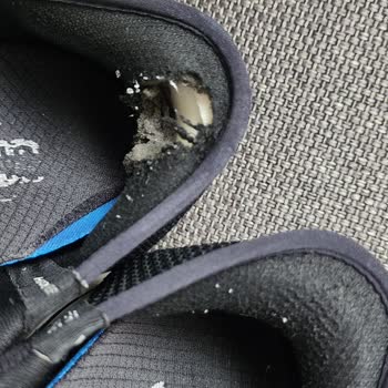 Dayanıklı Denilen Ayakkabı Kısa Sürede Parçalandı, İade Talebim Reddedildi