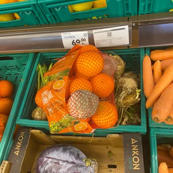 Şok Market Şubesinde İlgisiz Personel Ve Bozulmuş Ürünler Nedeniyle Memnuniyetsizlik