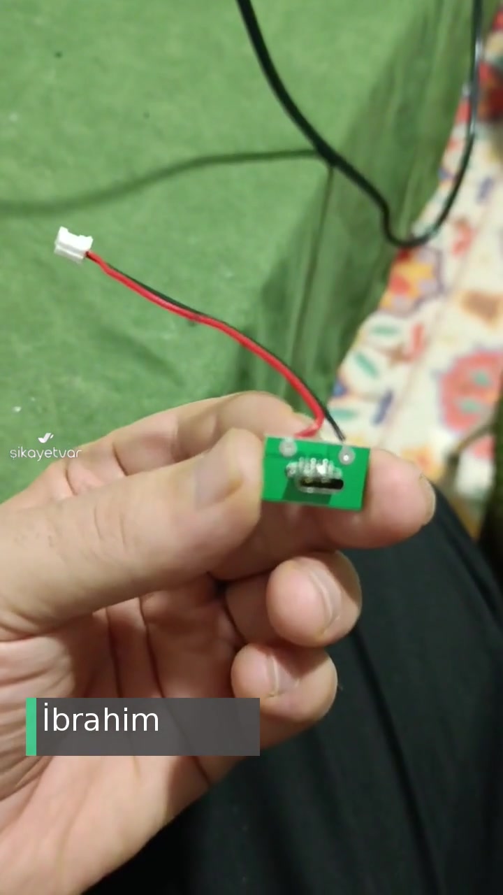 Aprilla Masaj Aleti Şarj Alma Yeri Kırıldı! videonun kapak resmi