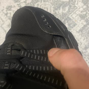 Kısa Sürede Deforme Olan Ayakkabı İçin Çözüm Sunulmadı