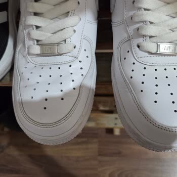 Nike Air Force Ayakkabıda Kısa Sürede Tek Taraflı Ciddi Deformasyon Yaşadım