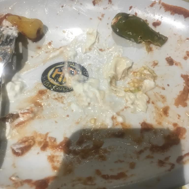 Hijyen Sorunları Ve Soğuk Yemek Nedeniyle Hayal Kırıklığı Yaşadım