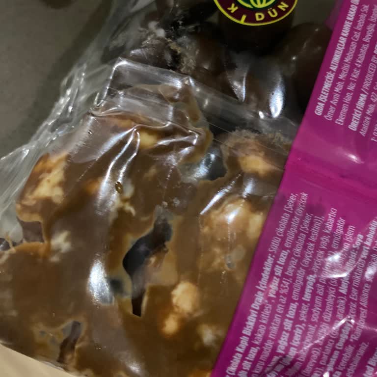 Sıcak Kahveyle Birlikte Gönderilen Çikolatalar Eridi Ve Tüketilemedi