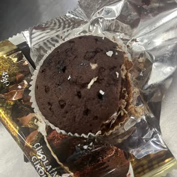 Eti Gıda Aldığım Browni Paketinde Fare İzleri Ve Yenmiş Ürün Şüphesi