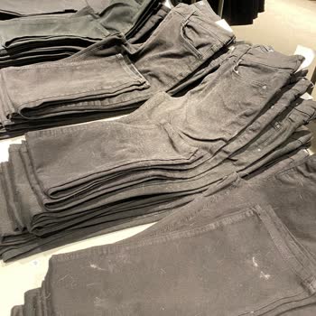 Koton Mağazasında Kedi Kılı Ve İlgisiz Personel Şoku