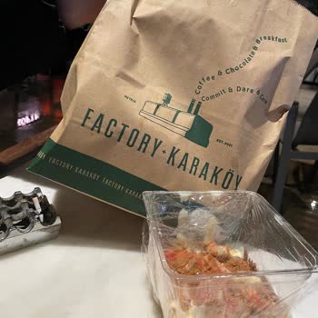 Factory Karaköyde Sipariş Ettiğim Tatlı Beklentimi Karşılamadı