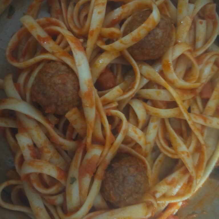 Makarnam Forum İstanbul'da Sos Ve Köfte Kalitesi Hayal Kırıklığı Yarattı