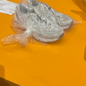 New Balance Ayakkabıda Kısa Sürede Potluk Ve Özensiz İade Mağduriyeti