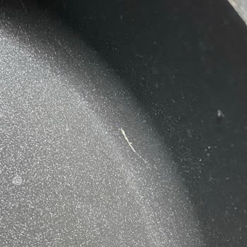 Taç Döküm Tencerede Kısa Sürede Çizilme Ve Soyulma Sorunu