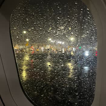 Uçak Rötarı Sonrası Saatlerce Bekletildik Mağduriyetim Tazmin Edilmeli