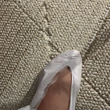 Aldığım Ayak Maskesi Ayağıma Olmadı Ve Yırtıldı Mağaza Yardımcı Olmadı