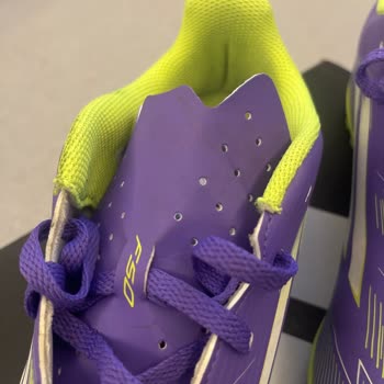 Adidas Halı Saha Ayakkabısı İlk Maçta Açıldı, Çözüm Talep Ediyorum