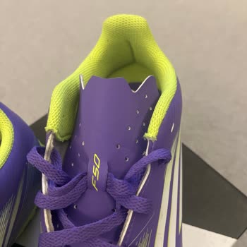 Adidas Halı Saha Ayakkabısı İlk Maçta Açıldı, Çözüm Talep Ediyorum