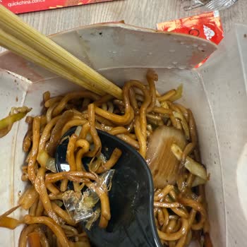 Noodle Siparişimden Ambalaj Parçası Çıktı Hijyen Ve Çözüm Konusunda Mağduriyet Yaşadım