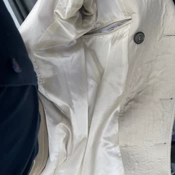 Kısa Sürede Deforme Olan Trençkot Ve Yetersiz Müşteri Hizmeti