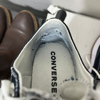 Kısa Sürede Deforme Olan Converse Ayakkabı Hayal Kırıklığı Yarattı