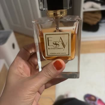 Essay (By Esra Ezmeci) Aldığım Parfüm Kısa Sürede Bozuldu!