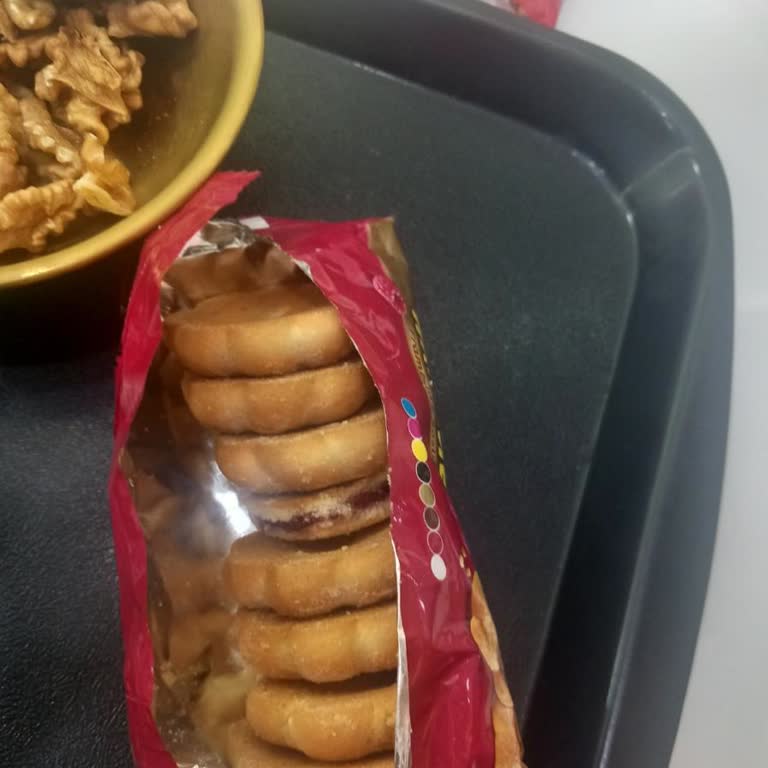 Aldığım Kurabiyenin İçinden Eksik Ve Yenmiş Gibi Ürün Çıktı