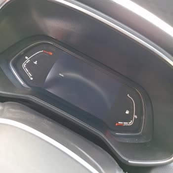 Renault Clio 5 Dijital Ekran Arızası Ve Yüksek Tespit Ücreti Mağduriyeti