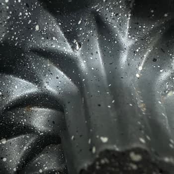 Kısa Sürede Çatlayan Döküm Kek Kalıbı Hayal Kırıklığı Yaşattı