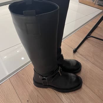 Aldığım Çizme Ayağımı Yaraladı, Müşteri Hizmetleri Yanıt Vermiyor