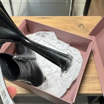 İki Saatte Deforme Olan Deri Bot Ve Reddedilen Şikayet