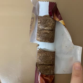 Bozuk Çikolata Satışı Ve Yetersiz Müşteri Hizmeti Nedeniyle Mağduriyet