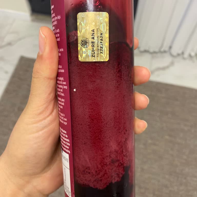 Son Kullanma Tarihi Geçmemiş Karadut Özünde Bozulma Ve Endişe