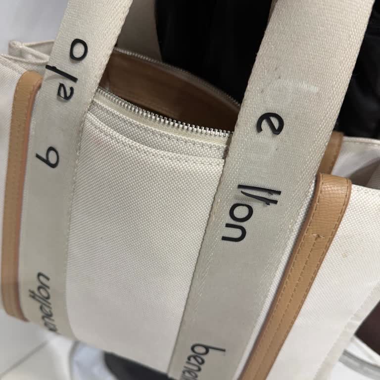 Сумка Benetton — эмблемы стерлись за 3 месяца, нет решения