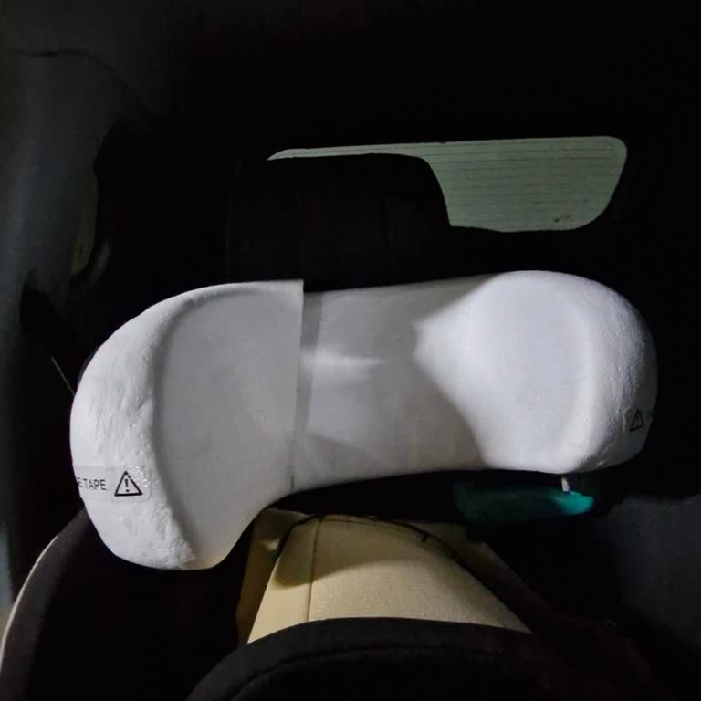 Поломка подголовника Besafe Izi Flex Fix автокресла