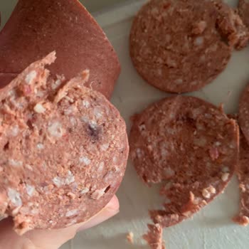 Aldığım Sucukta Siyah Lekeler Çıktı, Sağlığımız Tehlikede!