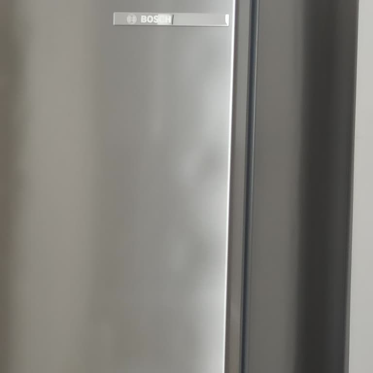 Sıfır Alınan Bosch Buzdolabı Göçüklü Teslim Edildi, Çözüm Bekliyorum