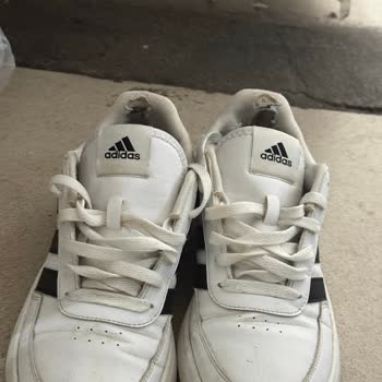 Kısa Sürede Yırtılan Ayakkabıya Olumsuz İnceleme Yanıtı