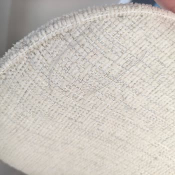 Pati Dostu Denilen Sandalyeler İlk Haftadan Deforme Oldu, Çözüm Yetersiz Kaldı