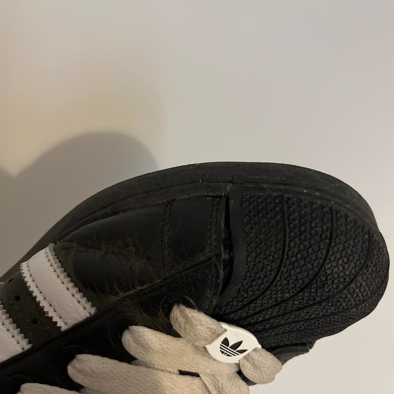 Adidas Ayakkabım Kısa Sürede Açıldı, İade ve Değişim Taleplerim Reddedildi