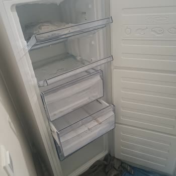 Derin Dondurucuda Yoğun Buzlanma Ve Yanlış Bilgilendirme Mağduriyeti