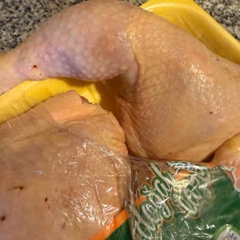 Hastavuk Tarihsiz ve Bozuk Tavuk Ürünüyle Mağduriyet Yaşadım