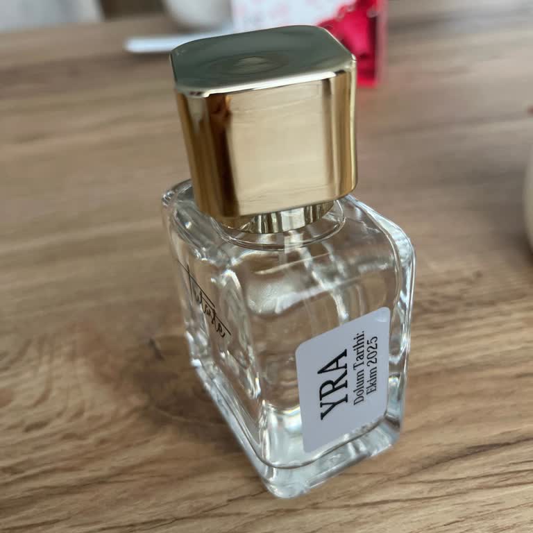 Tutaste Parfüm'ün Resmen İspirto Gibi Koktuğunu Fark Ettim