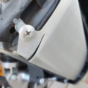 RKS Reale 125X Egzoz Koruma Sacındaki Kronik Çatlak Sorunu Ve Garanti Mağduriyeti