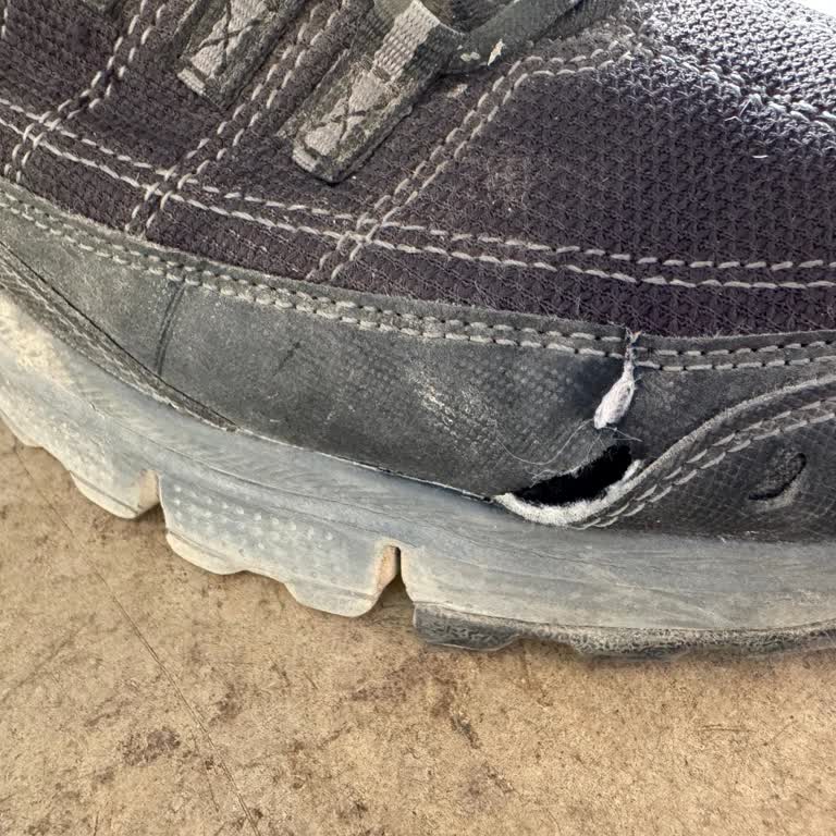 Kısa Sürede Hasar Gören Skechers Ayakkabı İçin Satıcı Ve Marka Sorumluluk Almıyor