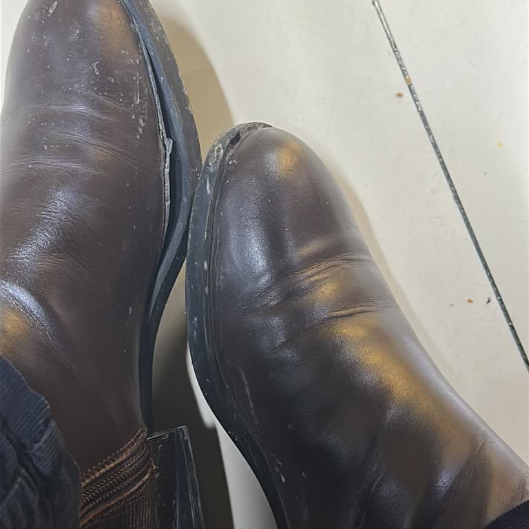 Az Giyilen Botun Tabanı Açıldı Mağaza Değişim Talebimi Reddetti