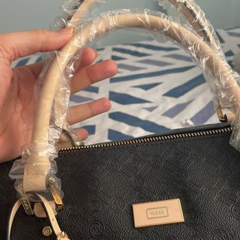 Vakko Çantadan Akan Boya Trençkotumu Mahvetti, Zararım Karşılanmadı