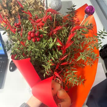 Eksik Ürün Ve İletişimsizlik: Taze Çiçek'ten Tamamlanmamış Christmas Kokina Teslimatı