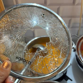 Karaca Tencere Kapağı Patladı