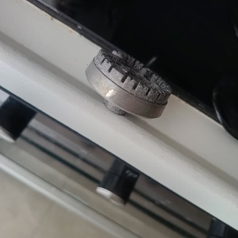 Sıfır Ankastre Setten Kusurlu Parça Çıktı, Servis Gecikmesi Mağdur Ediyor